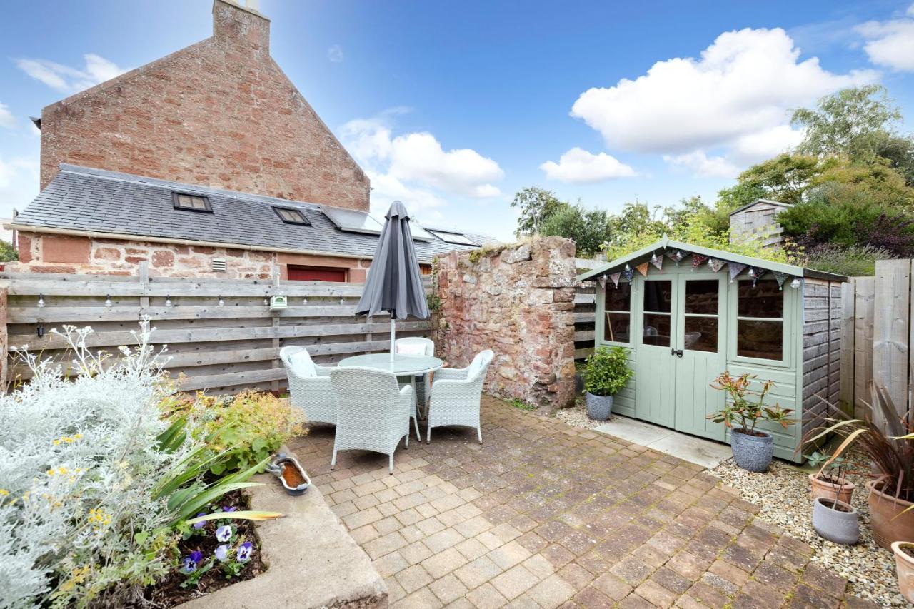 2 Bed Haywood Cottage With Garden Stenton Exterior photo